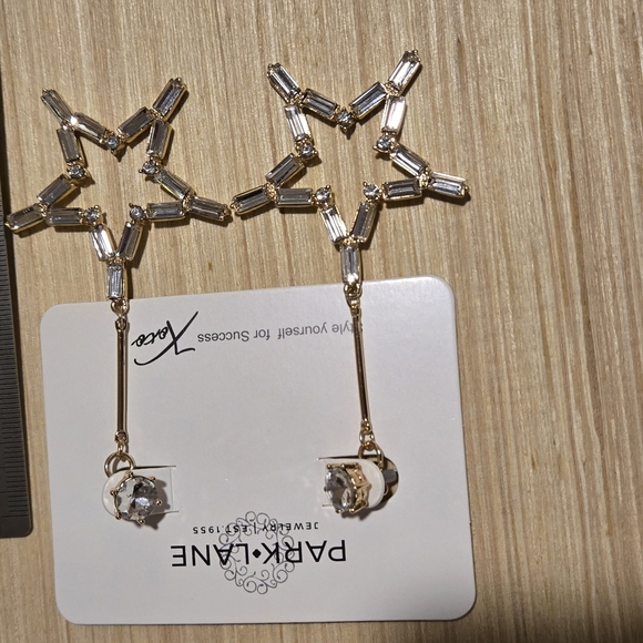 Park Lane Sparkle Box Earrings - Picture 2 of 4